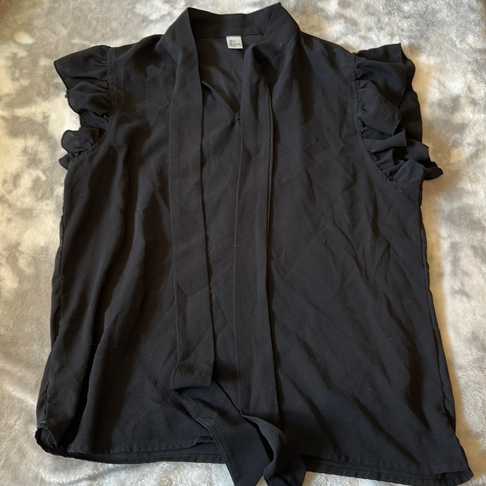 Blouse front tie